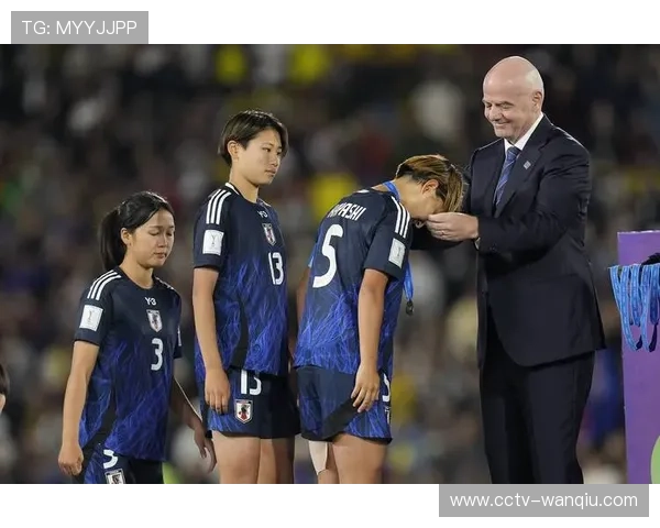 哥伦比亚队晋级U20世界杯四强 球员激动泪洒赛场见证历史时刻